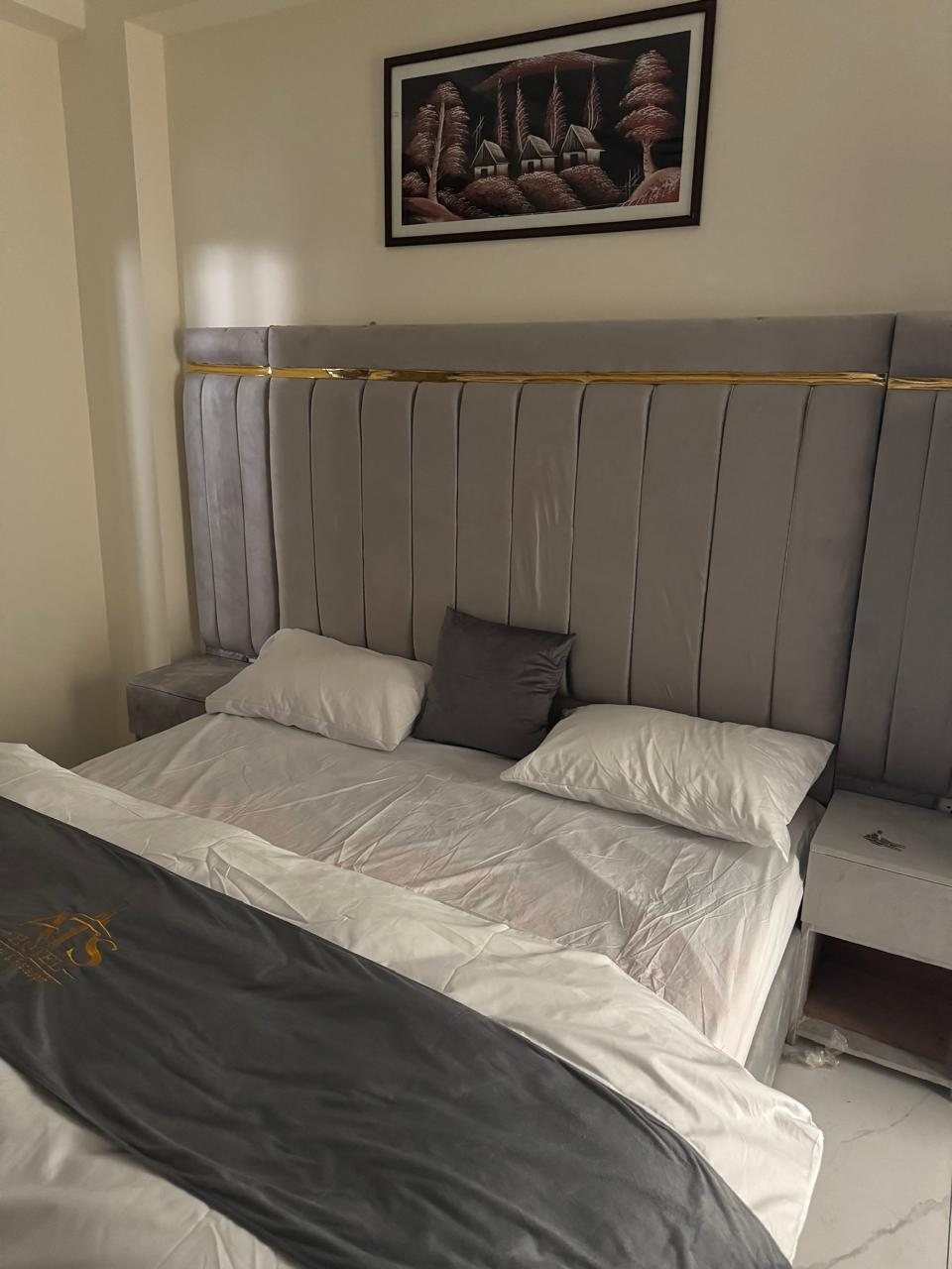 Mountain View Room